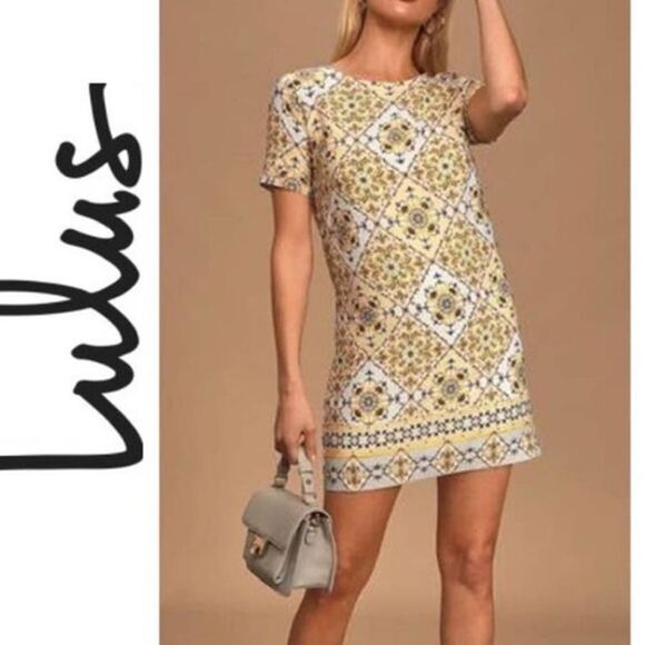 LULUS Dandy Lion Yellow Print Short Sleeve Mini Shift Dress Size Small - Picture 1 of 11